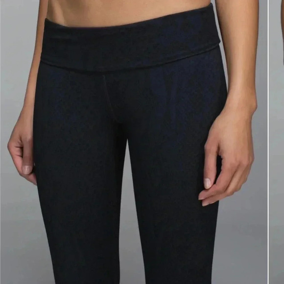 Lululemon wunder under roll down pants 26” - Picture 3 of 10